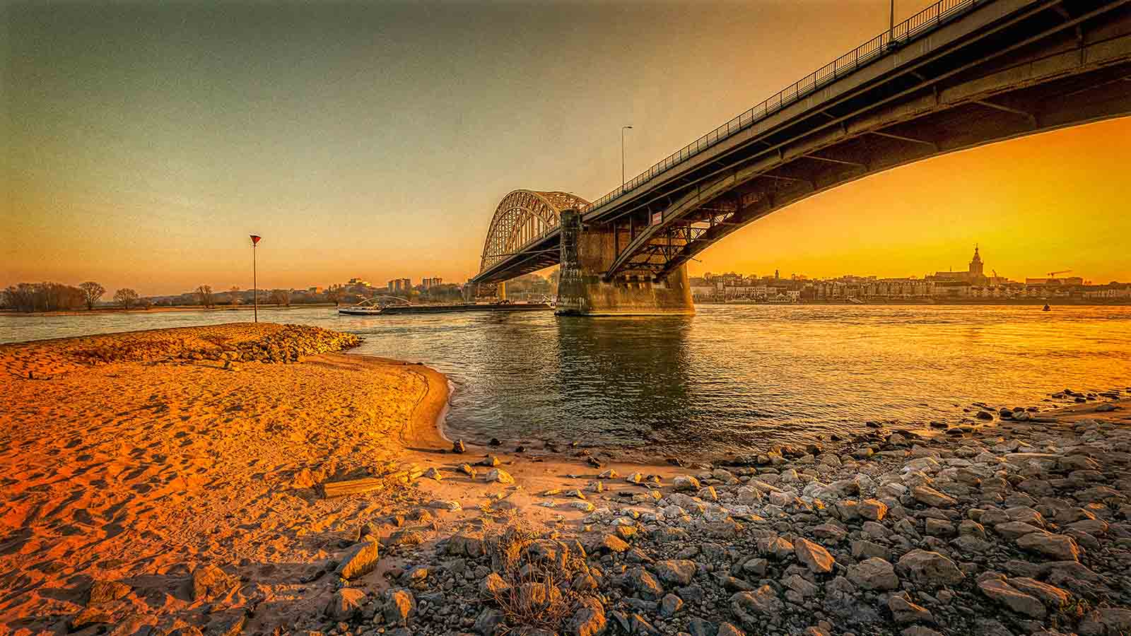 Hans-Hebbink-Nijmegen-Waalbrug